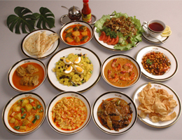 スリランカのお酒と料理のことなら−スリランカカレーの数々
          (エビカレー、野菜カレー、チキンカレーetc)